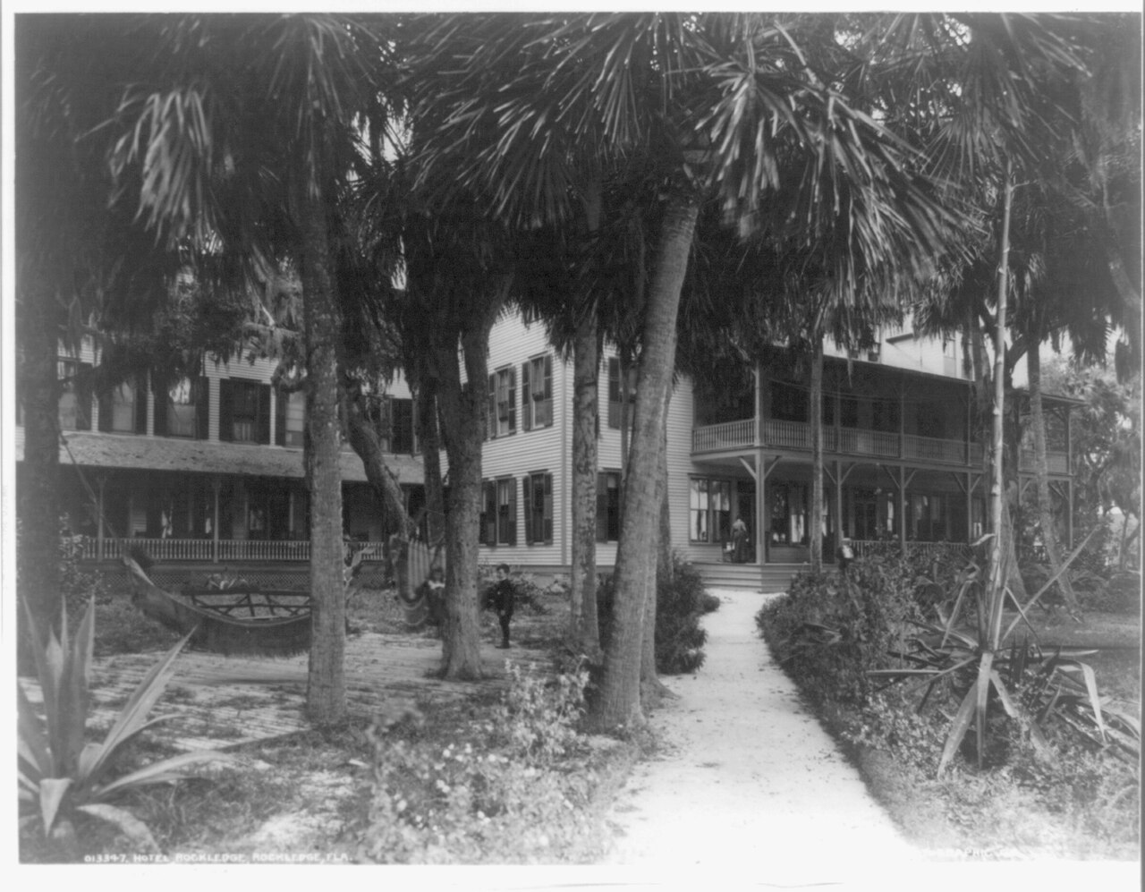 Period postcard photograph of Hotel Rockledge